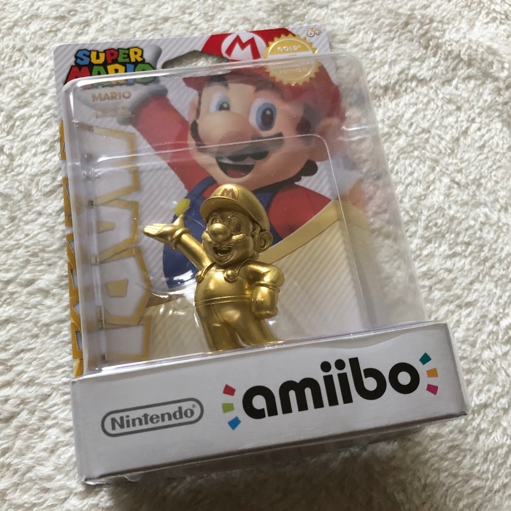 Nintendo Amiibo Gold Mario brand new